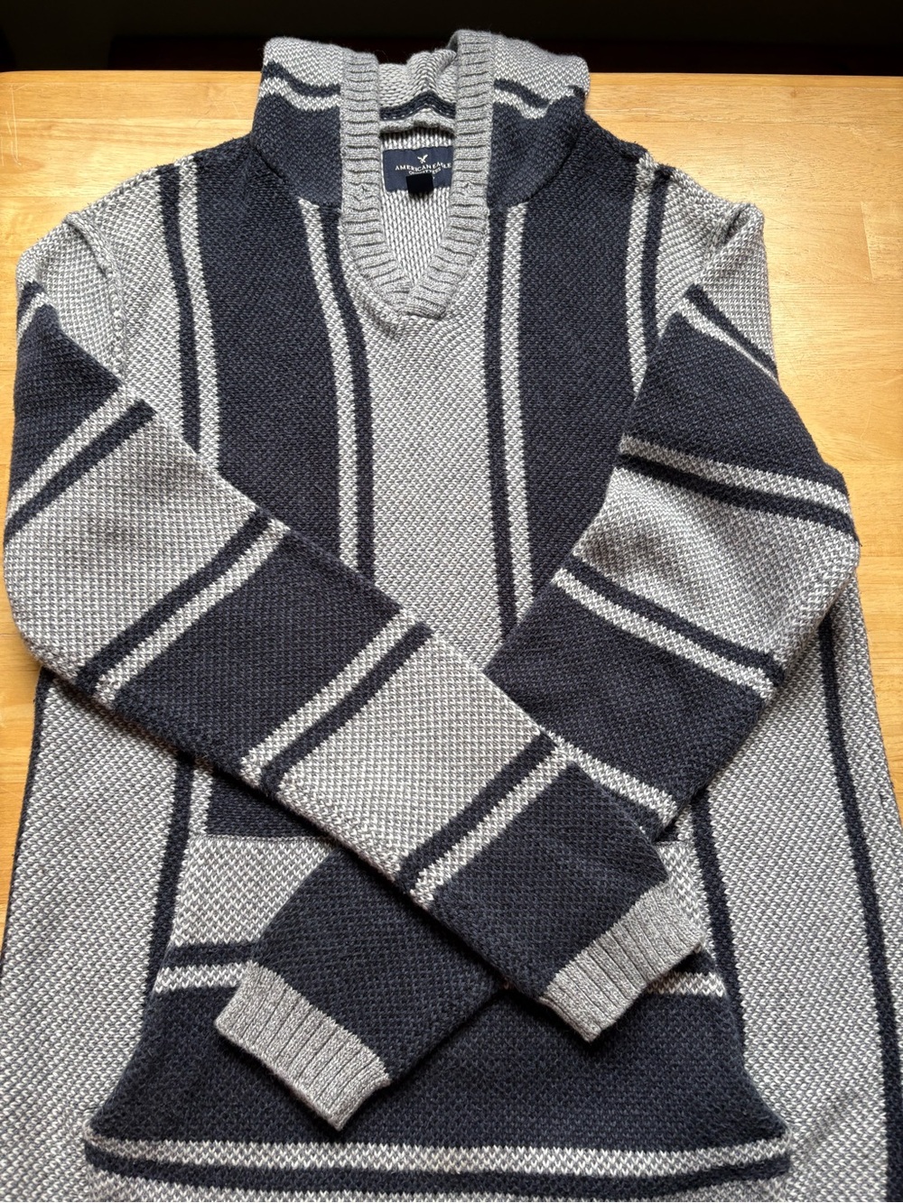 American Eagle Outfitters Gray & Black V-Neck Shawl Pullover